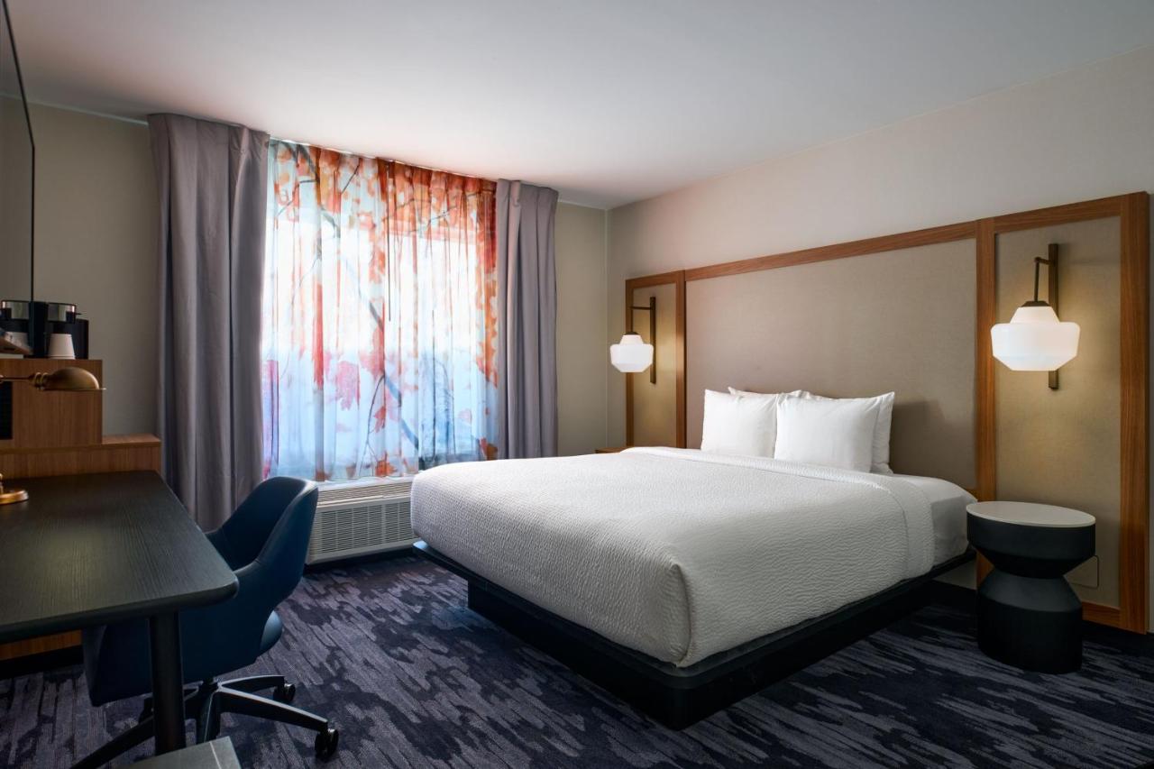 | Fairfield Inn and Suites by Marriott Winchester