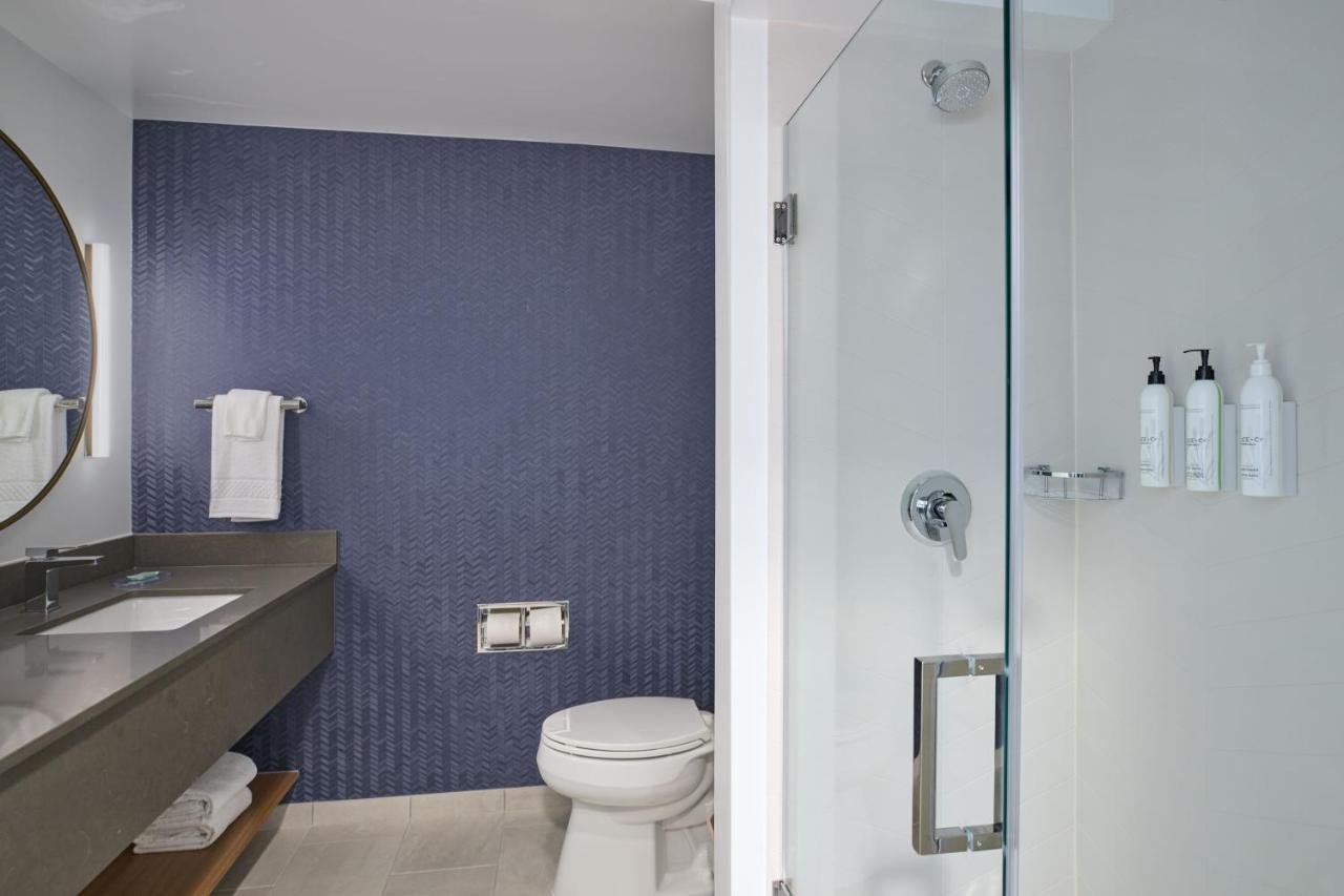 | Fairfield Inn and Suites by Marriott Winchester