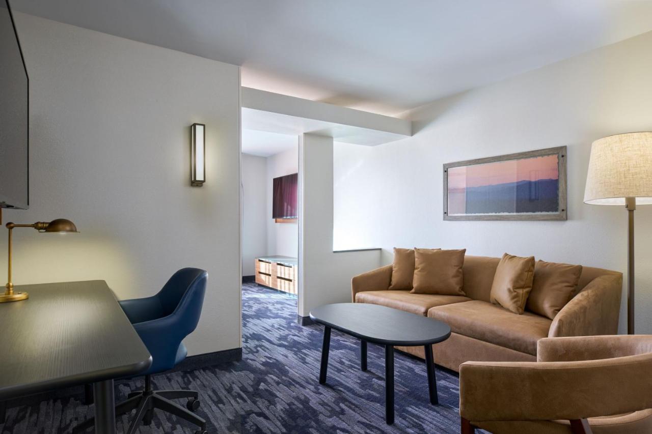 | Fairfield Inn and Suites by Marriott Winchester