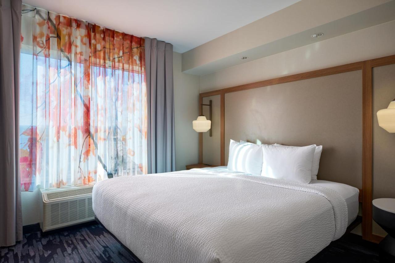 | Fairfield Inn and Suites by Marriott Winchester
