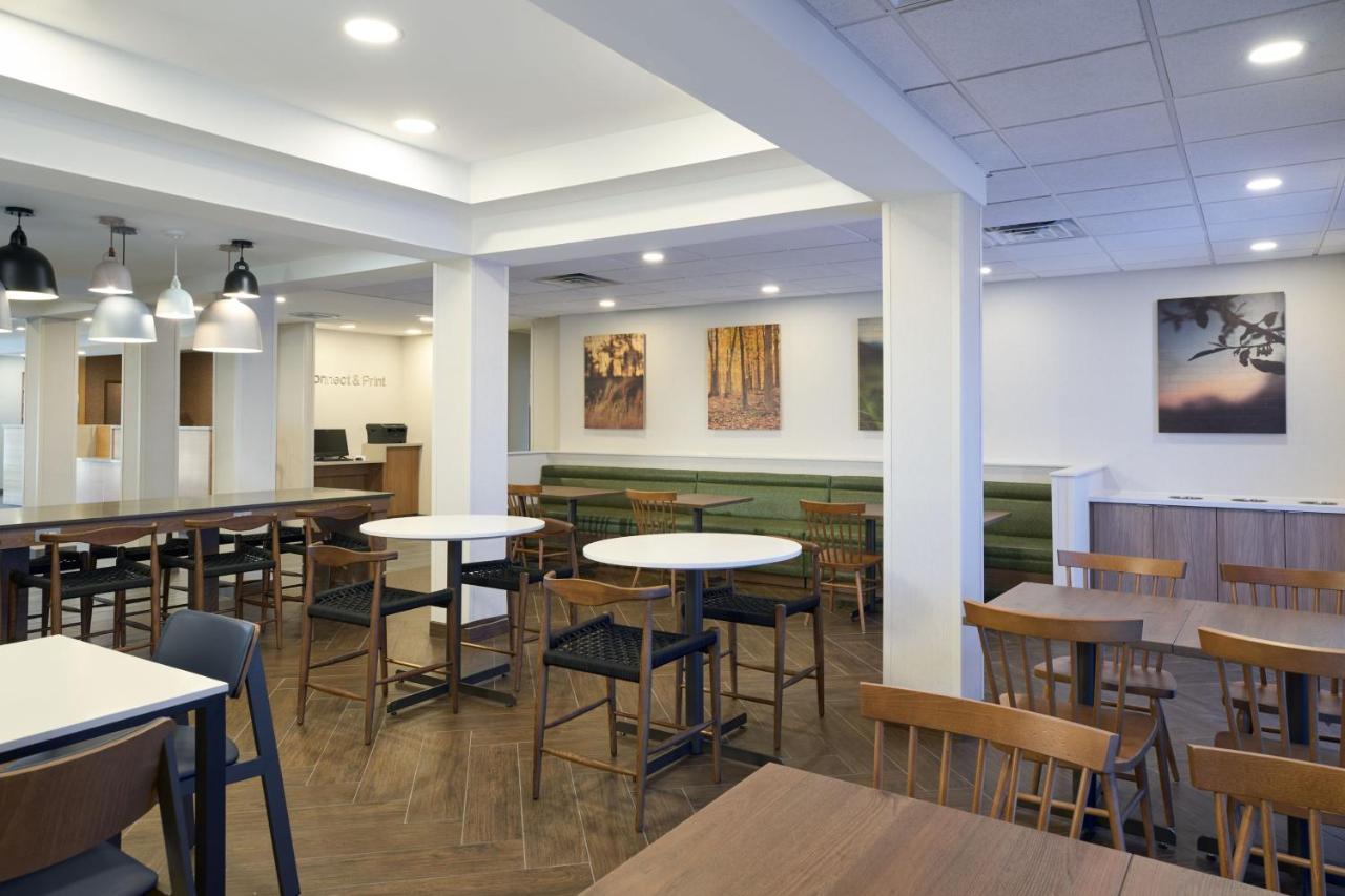 | Fairfield Inn and Suites by Marriott Winchester