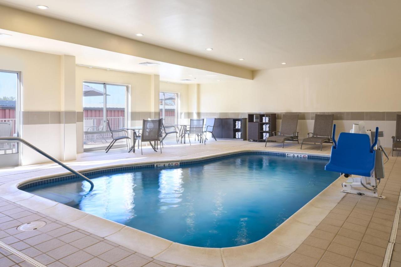 | Fairfield Inn and Suites by Marriott Winchester