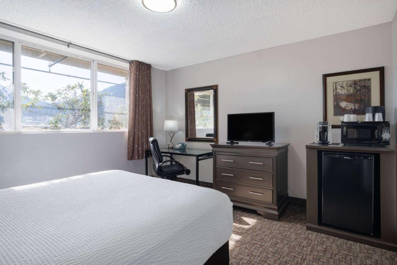 Queen Room - Lower Floor/Non-Smoking at Ramada by Wyndham Juneau