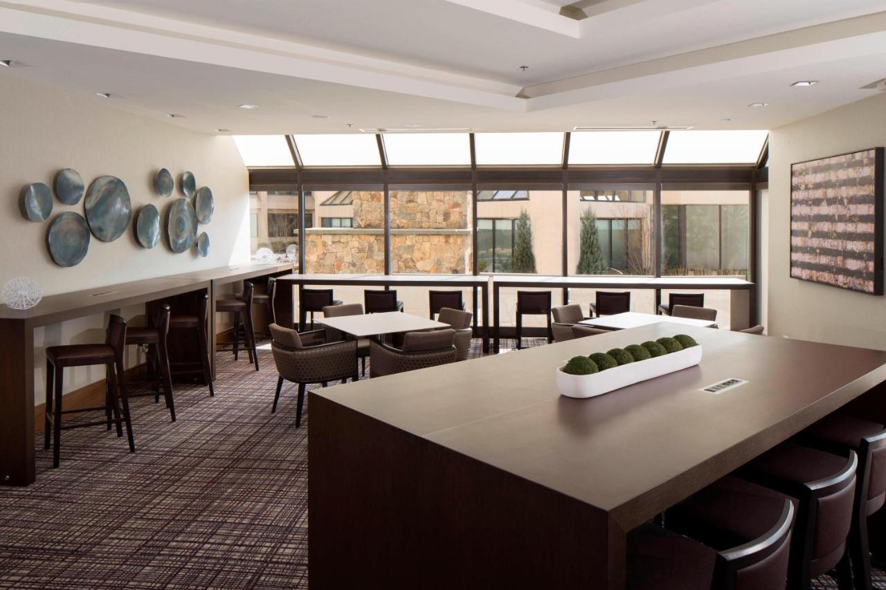 Deluxe Guest Room with King Bed and Lounge Access at Hanover Marriott