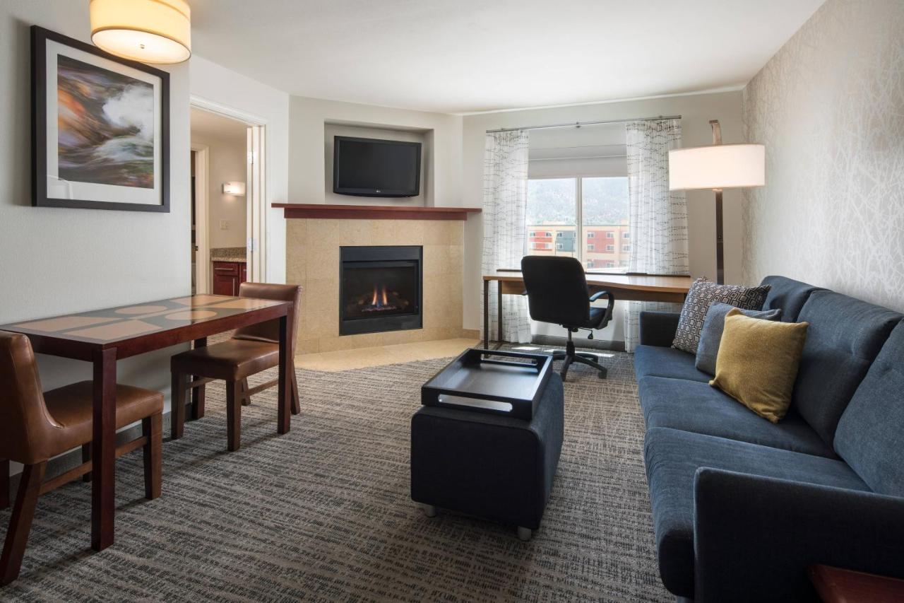 One-Bedroom King Corner Suite with Mountain View at Residence Inn by Marriott Glenwood Springs