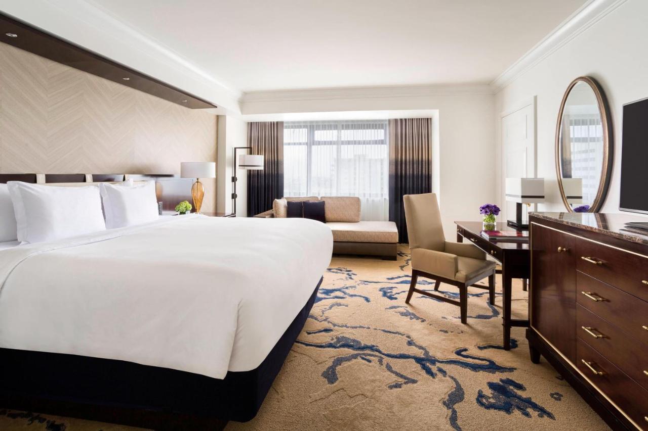Guest room, 1 King Bed at The Ritz-Carlton, Denver
