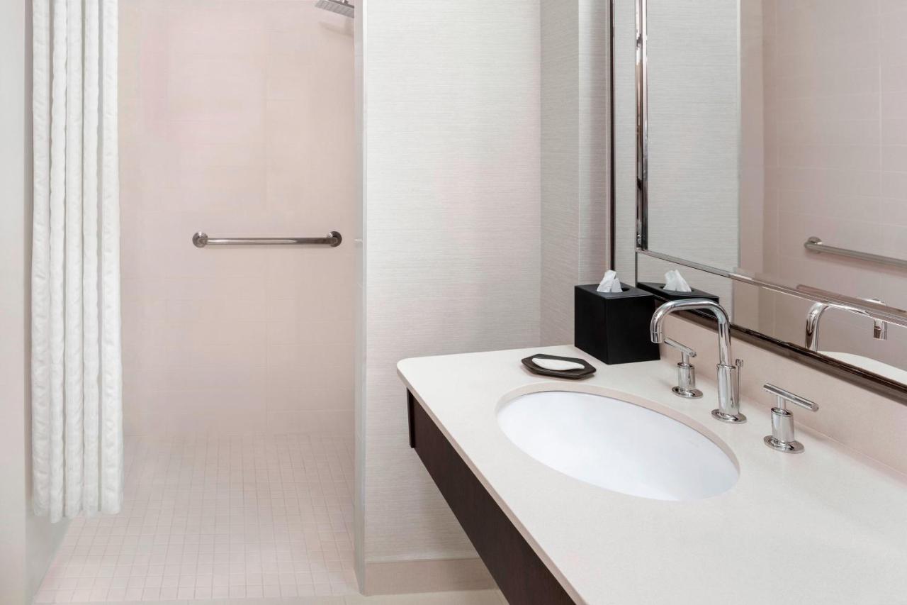 Traditional, Guest room, 1 King at The Westin Atlanta Perimeter North