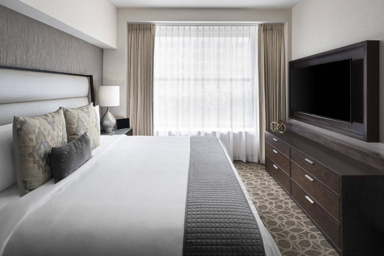 King Suite at JW Marriott Houston Downtown