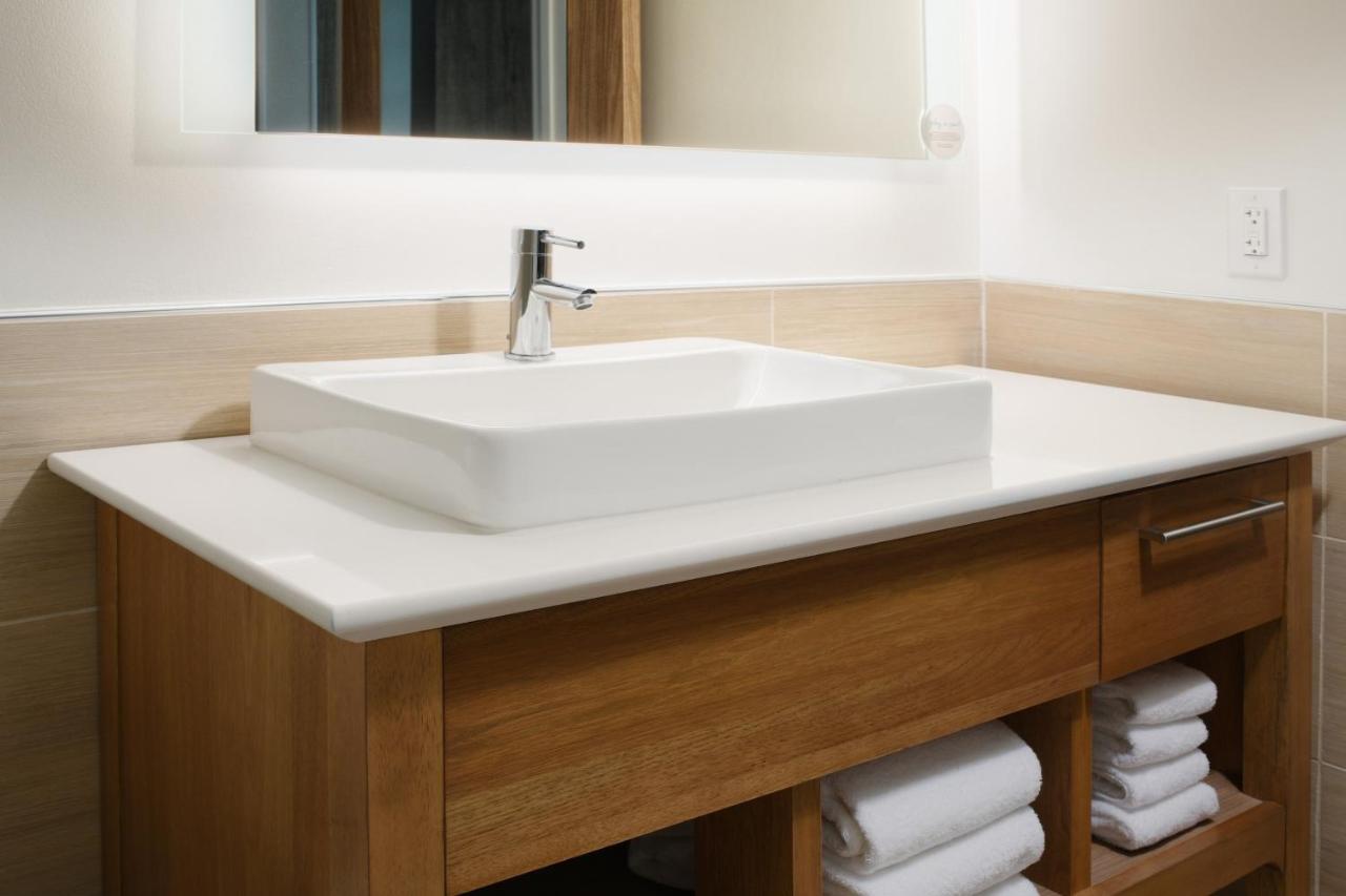 1 Bedroom Suite, 1 King, Sofa bed at Element by Marriott Austin Round Rock