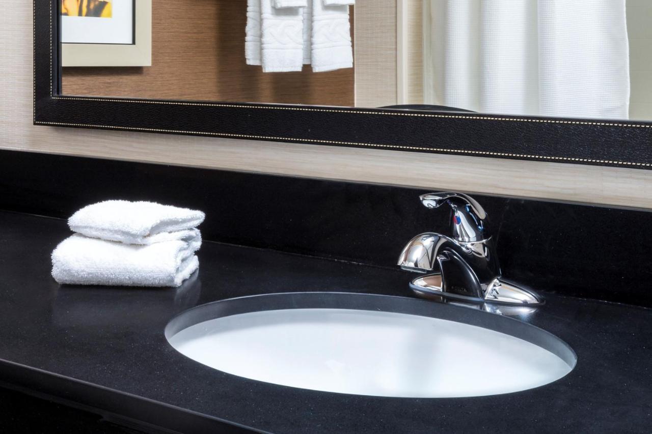 | Fairfield Inn & Suites Kansas City Lee's Summit