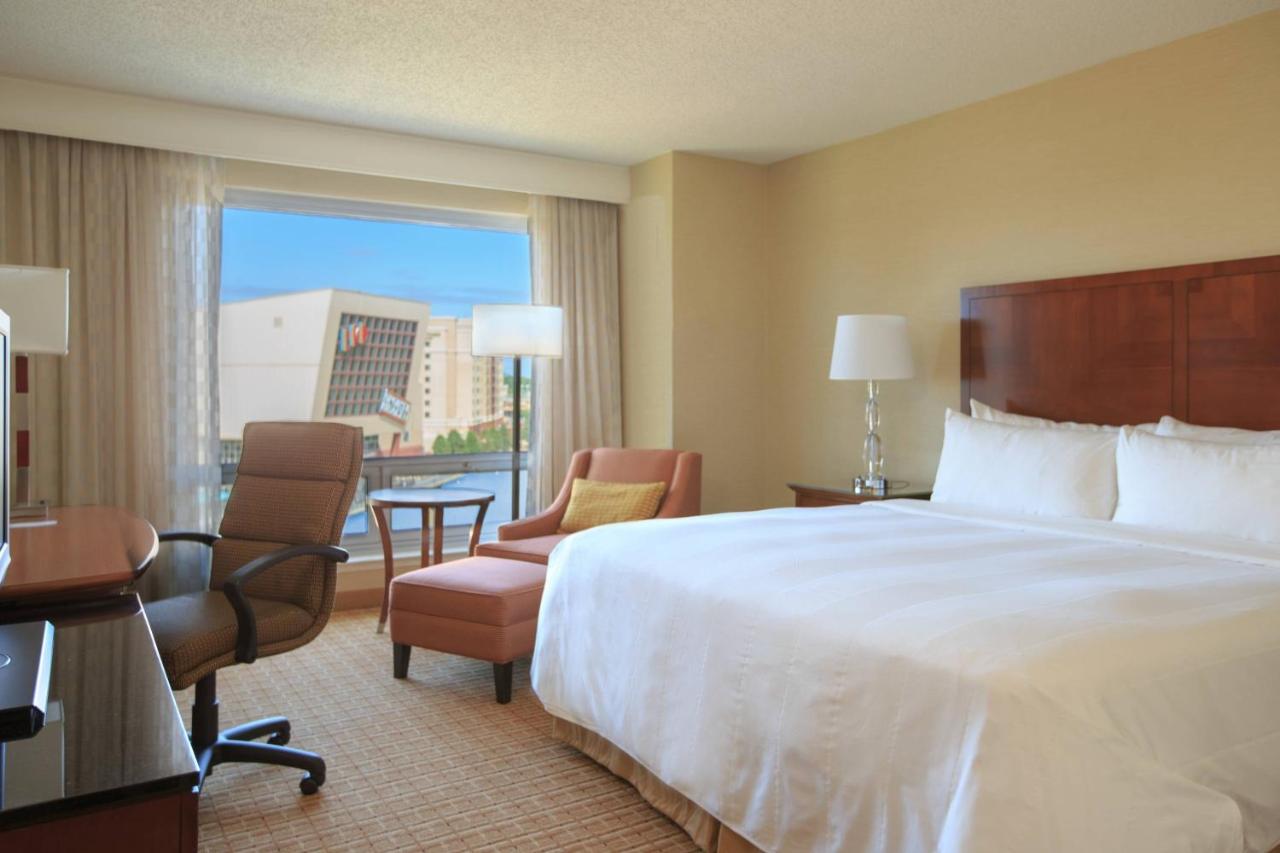 King Room with Lake View at Gaithersburg Marriott Washingtonian Center