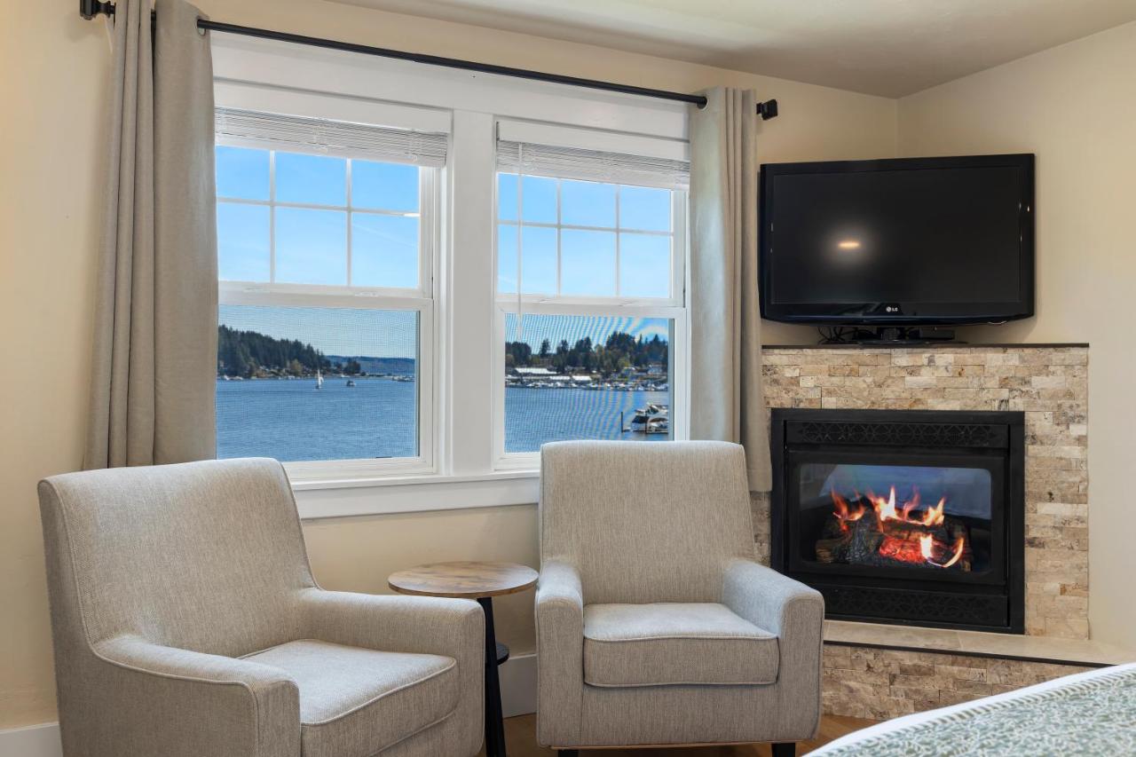 | Waterfront Inn