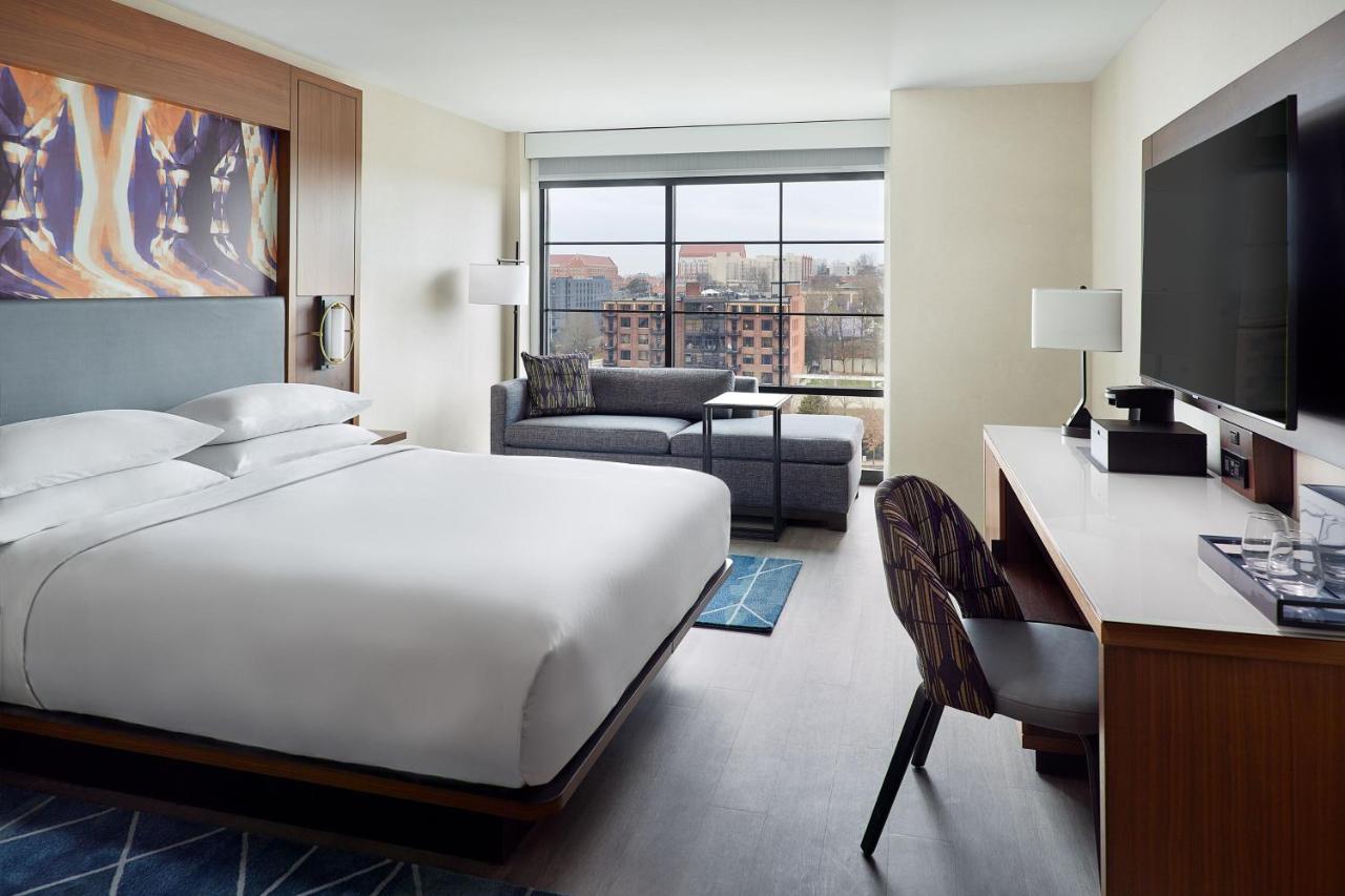 King Room with Sofa Bed and Garden View - Parkside at Marriott Knoxville Downtown