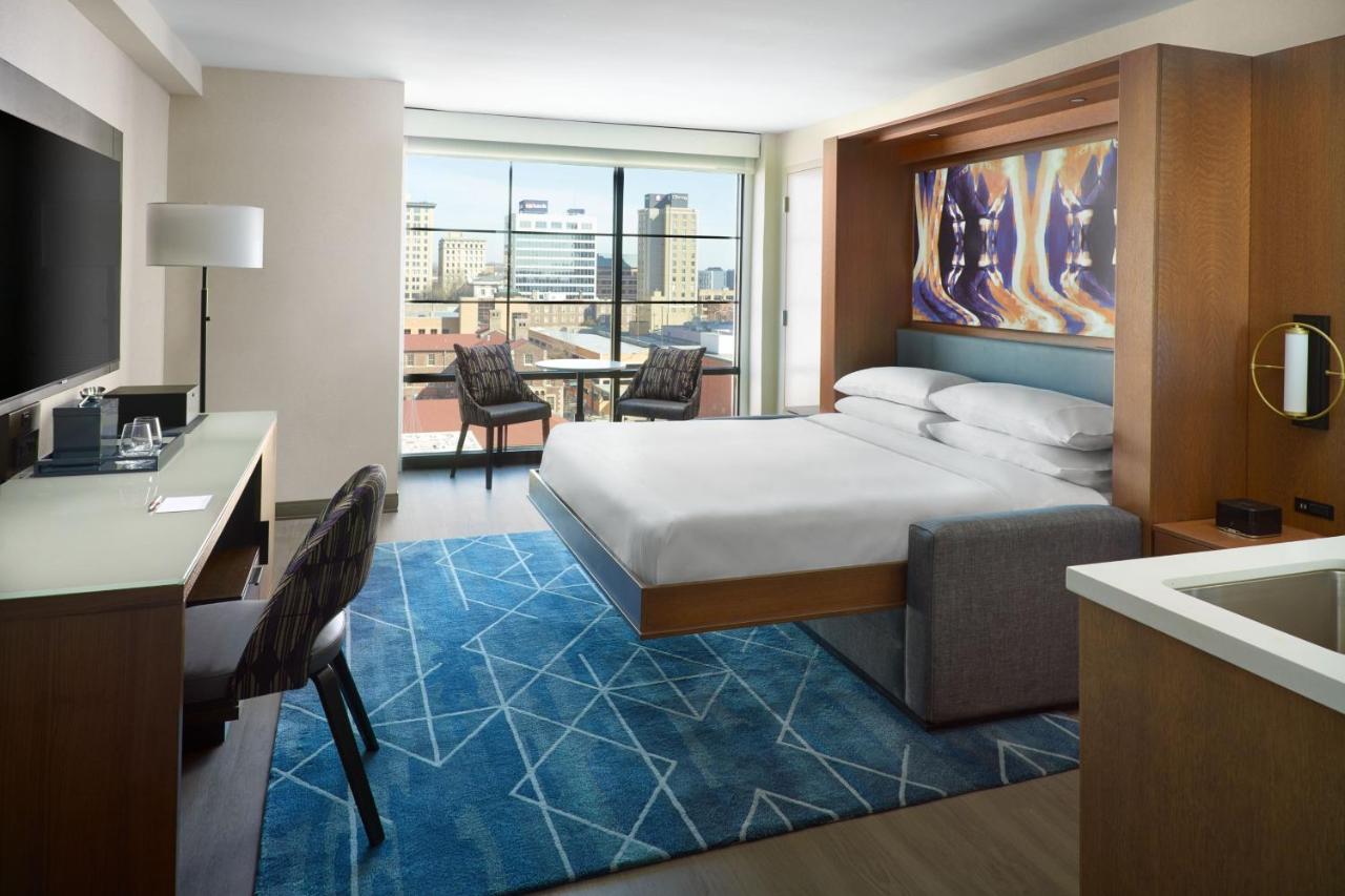 Parlor King Room with Sofa Bed and City View at Marriott Knoxville Downtown