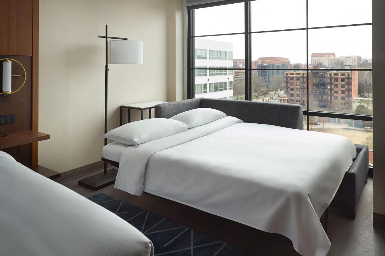 King Room with Sofa Bed and City View - Parkside at Marriott Knoxville Downtown