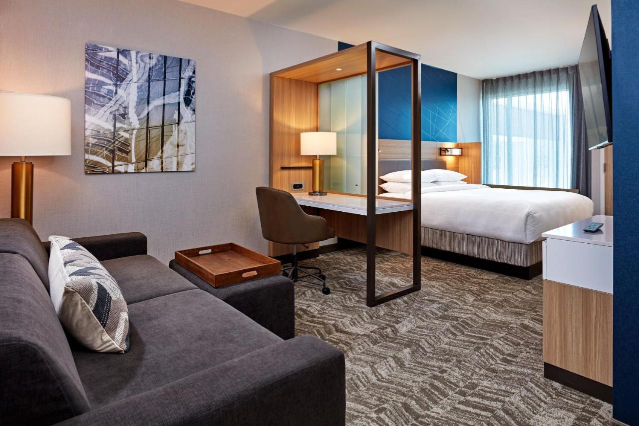 King Suite with Trundle Bed at SpringHill Suites by Marriott Los Angeles Downey