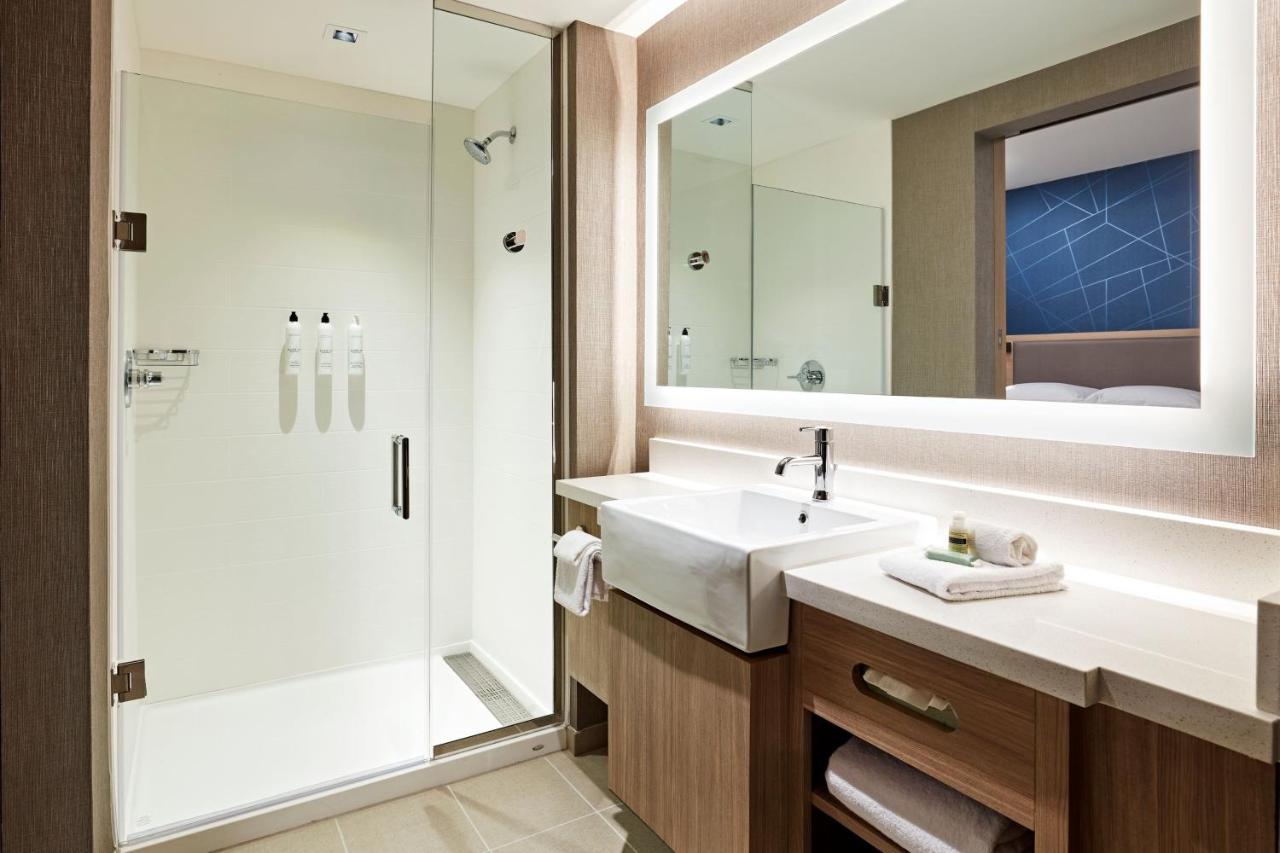 King Suite with Trundle Bed at SpringHill Suites by Marriott Los Angeles Downey