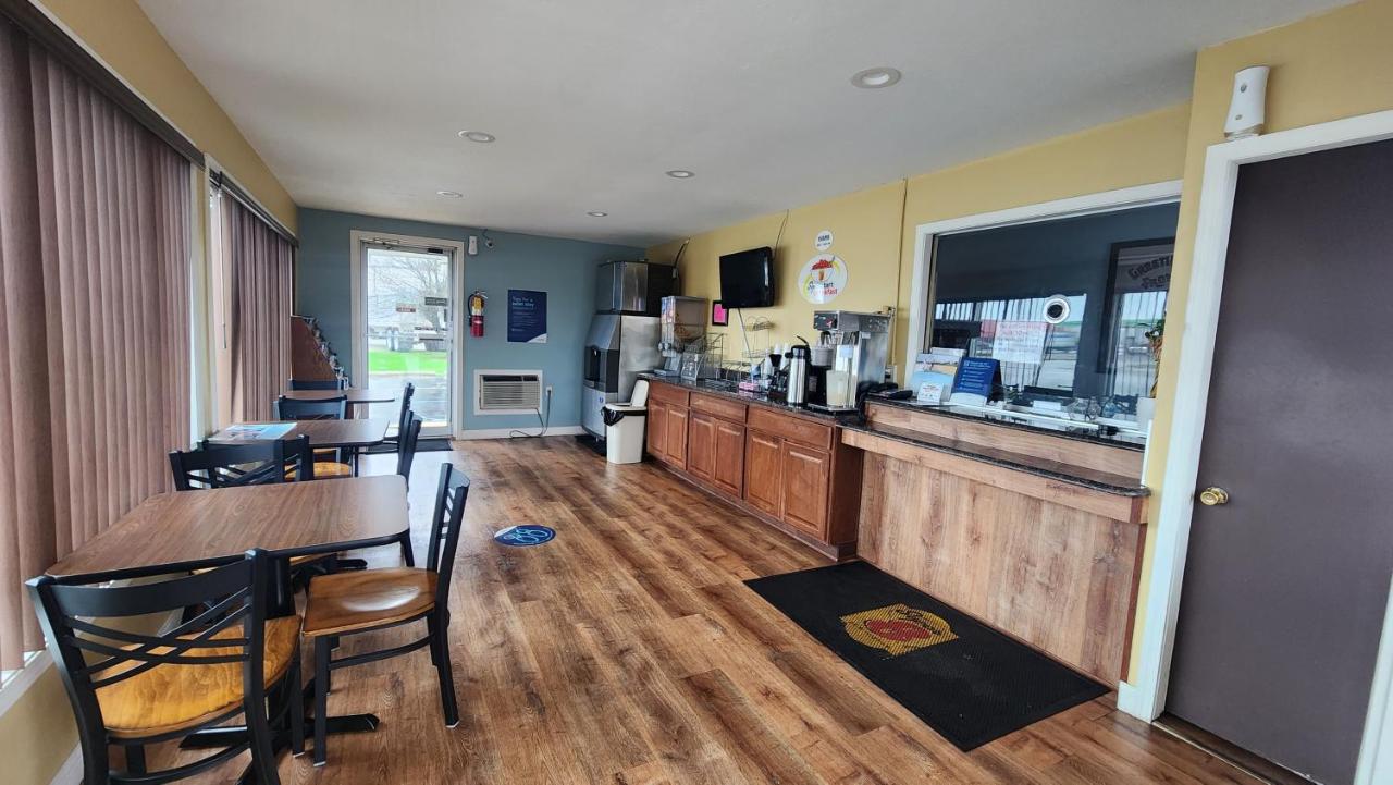 | Super 8 by Wyndham Centerville-Richmond