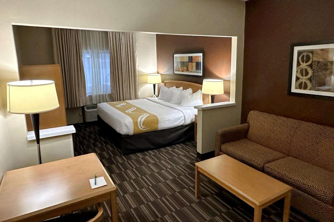 King Suite with Sofabed - Accessible/Non Smoking at Quality Suites Near West Acres