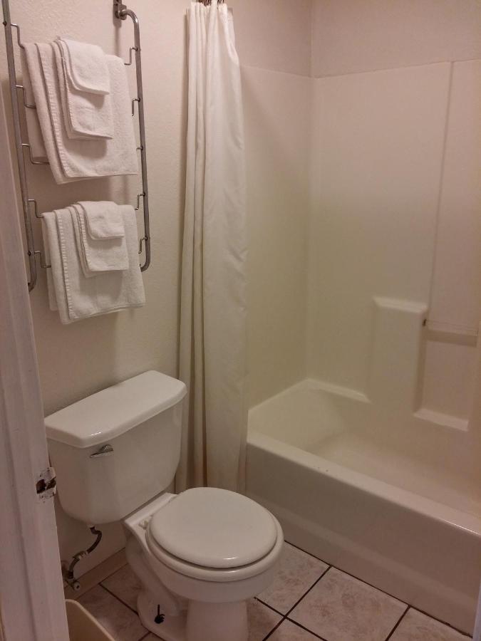  | Country Regency Inn & Suites