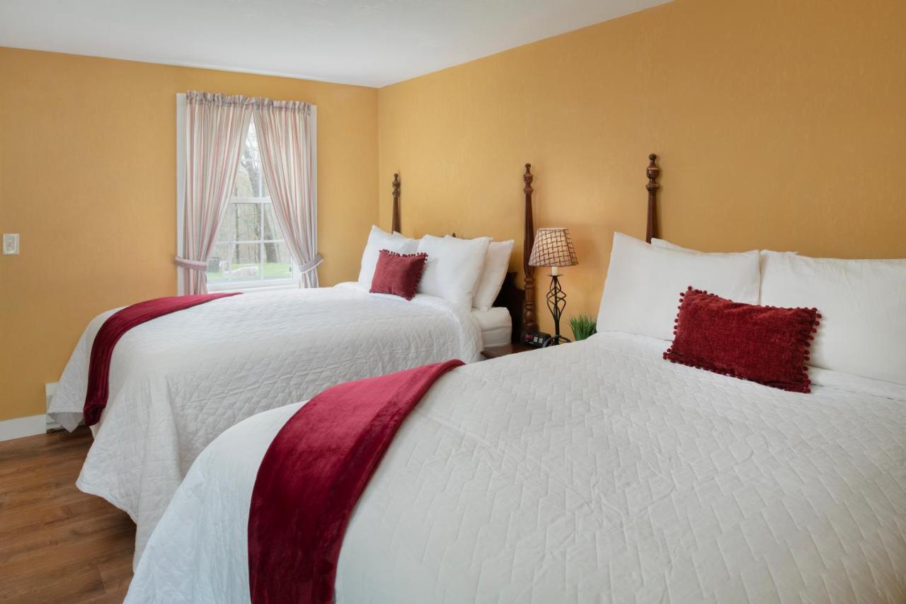 | Christmas Farm Inn and Spa