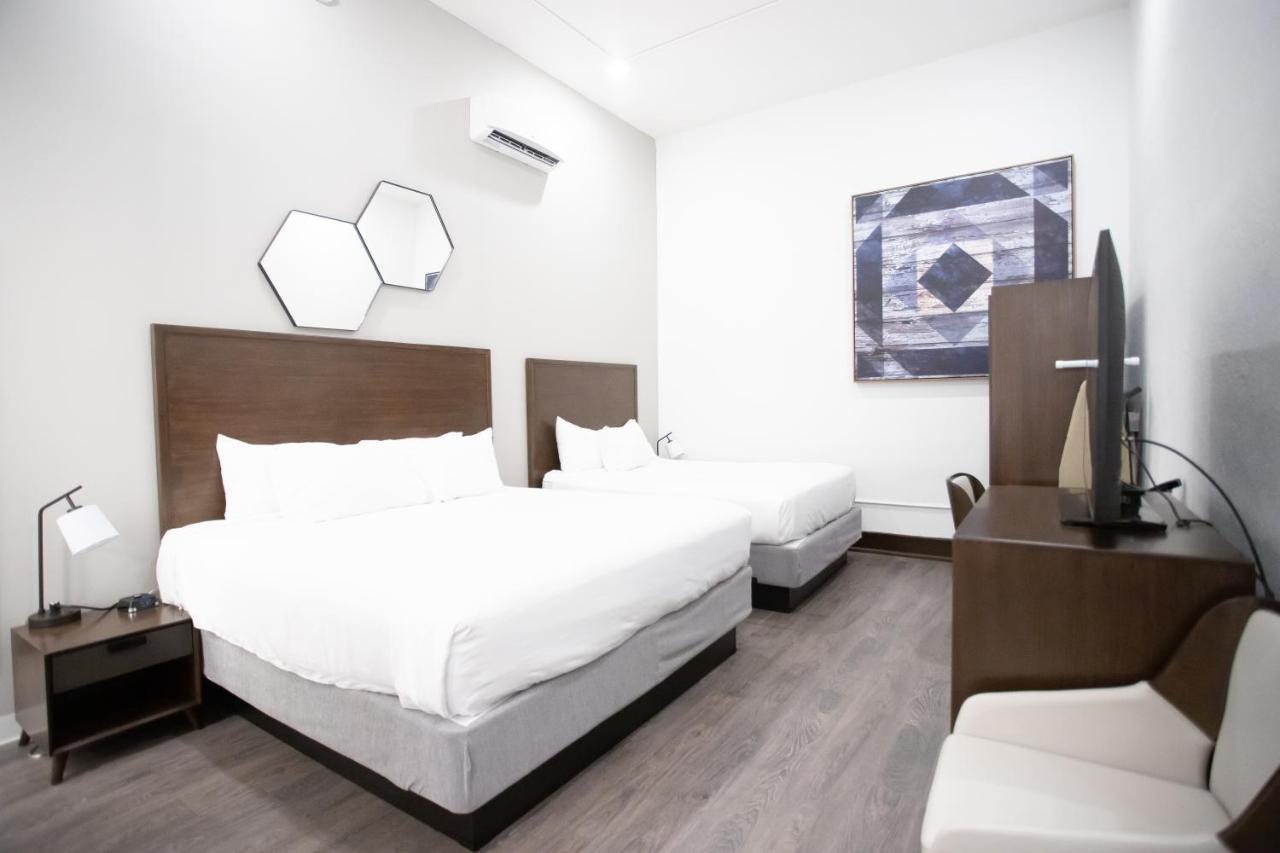 Deluxe Room with King and Queen Bed - Non-Smoking at Leavenworth Local Hotel