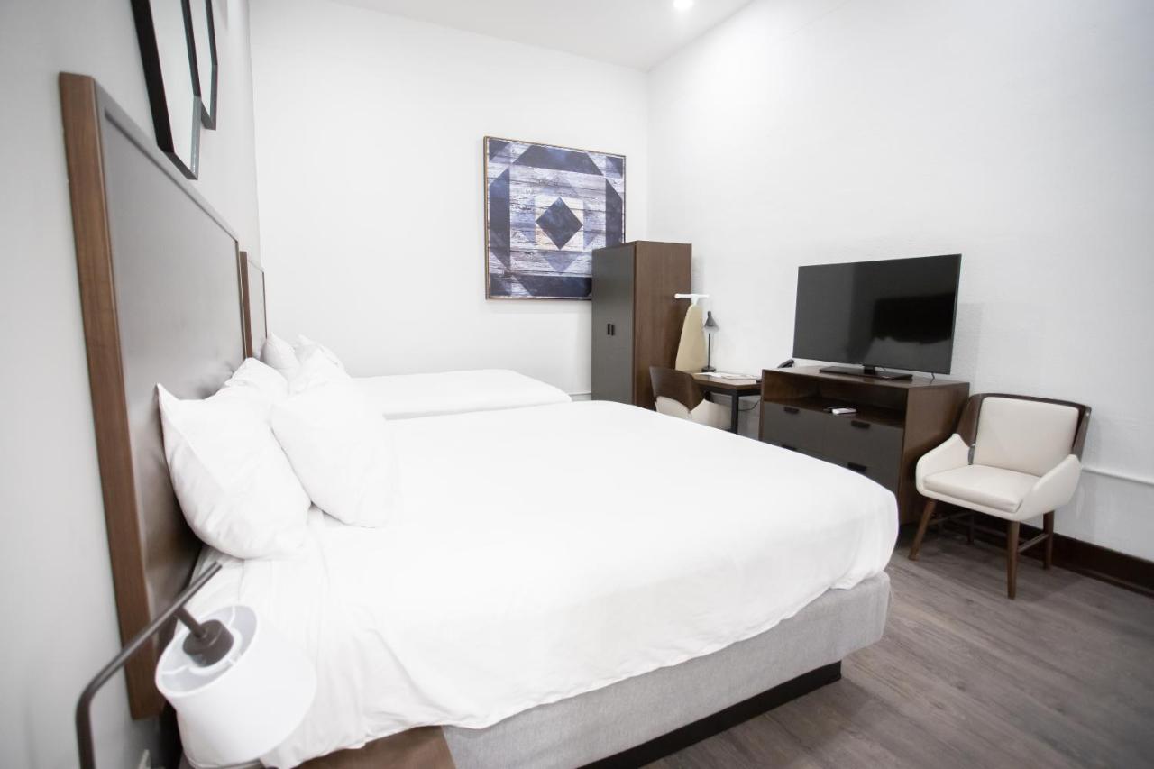Deluxe Room with King and Queen Bed - Non-Smoking at Leavenworth Local Hotel