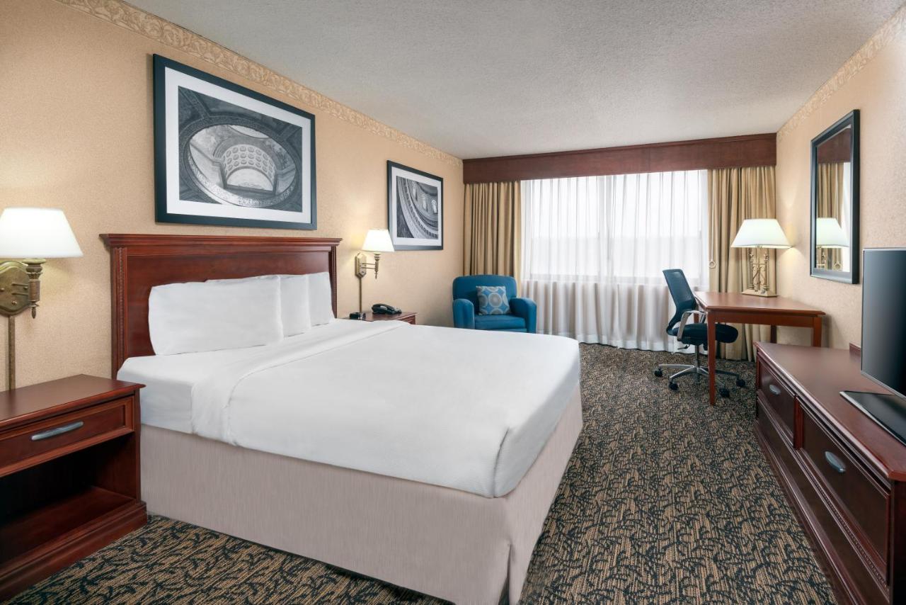 King Room - Disability Access at Capitol Plaza Hotel Jefferson City