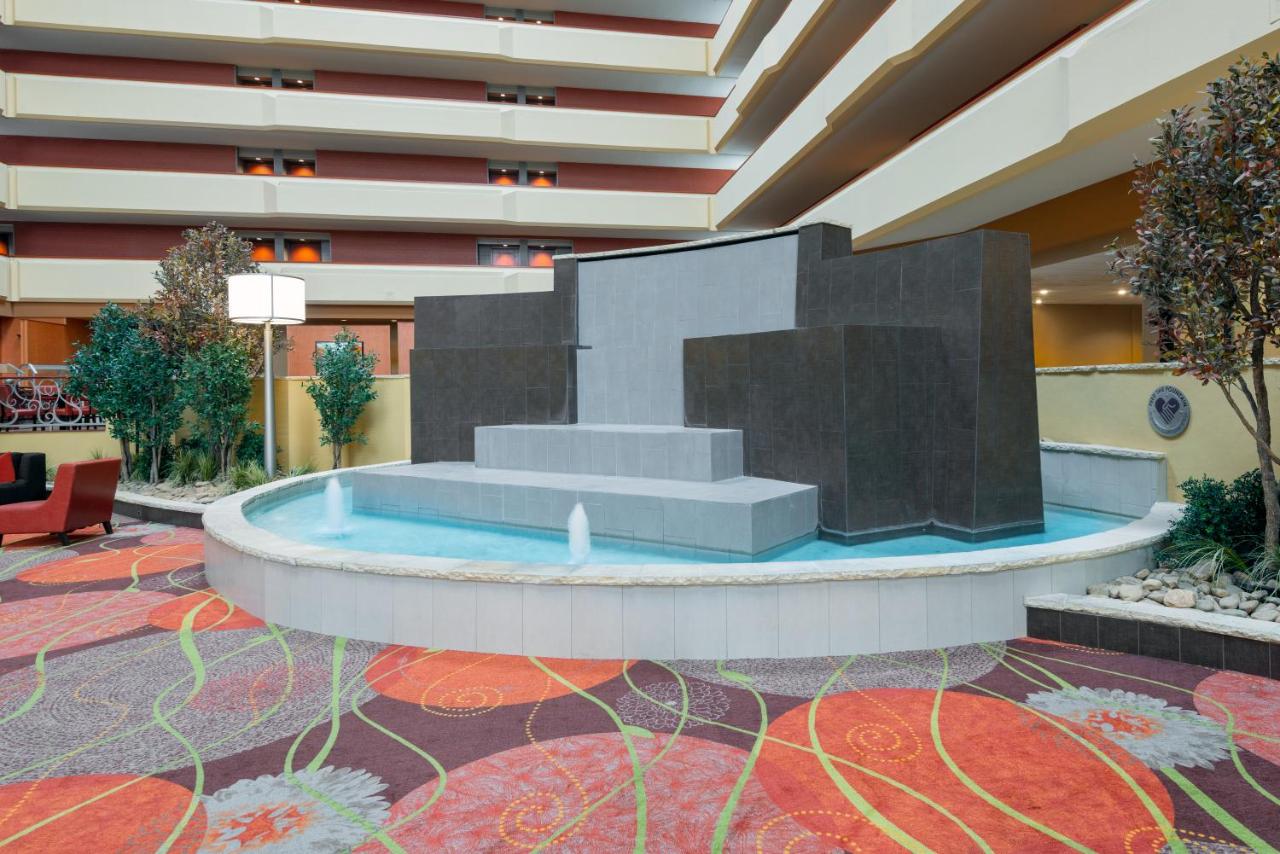 | University Plaza Hotel