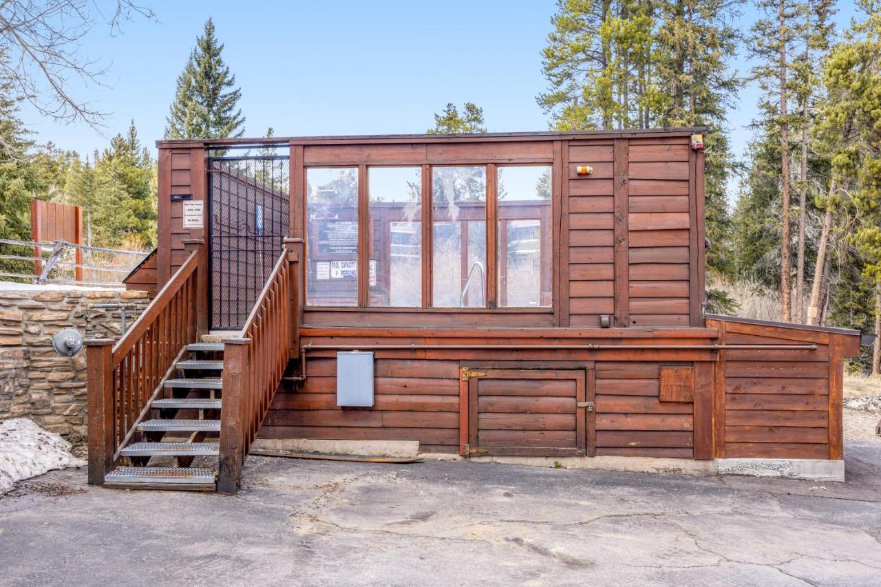 | Pine Ridge Condominiums