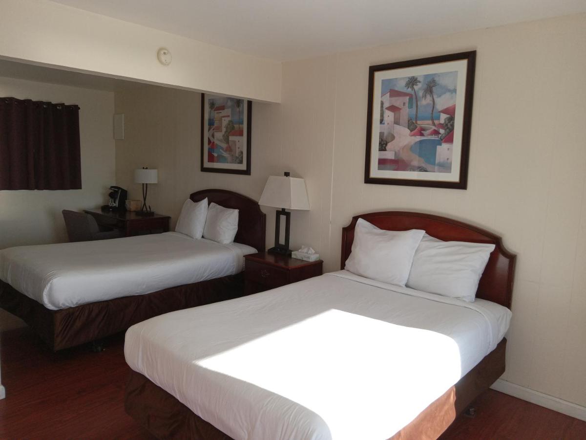 | Blue Coast Inn & Suites