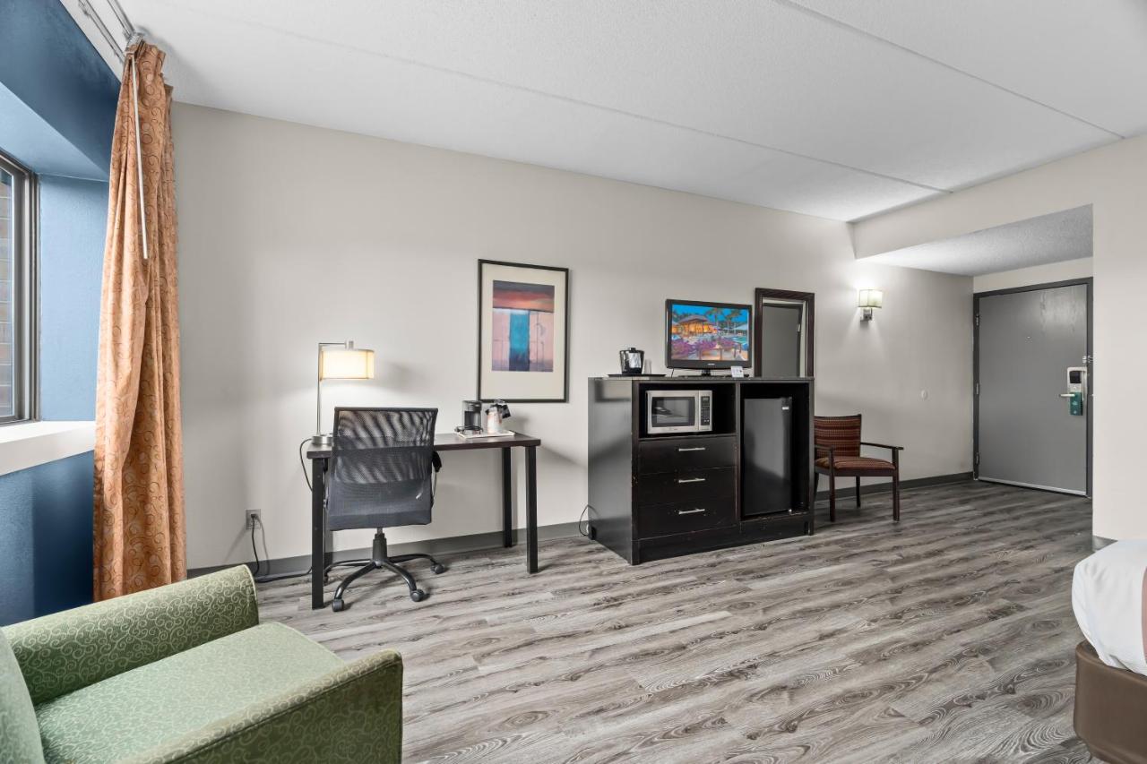 King Room - Disability Access/Non-Smoking at Quality Inn & Suites Mall of America - MSP Airport