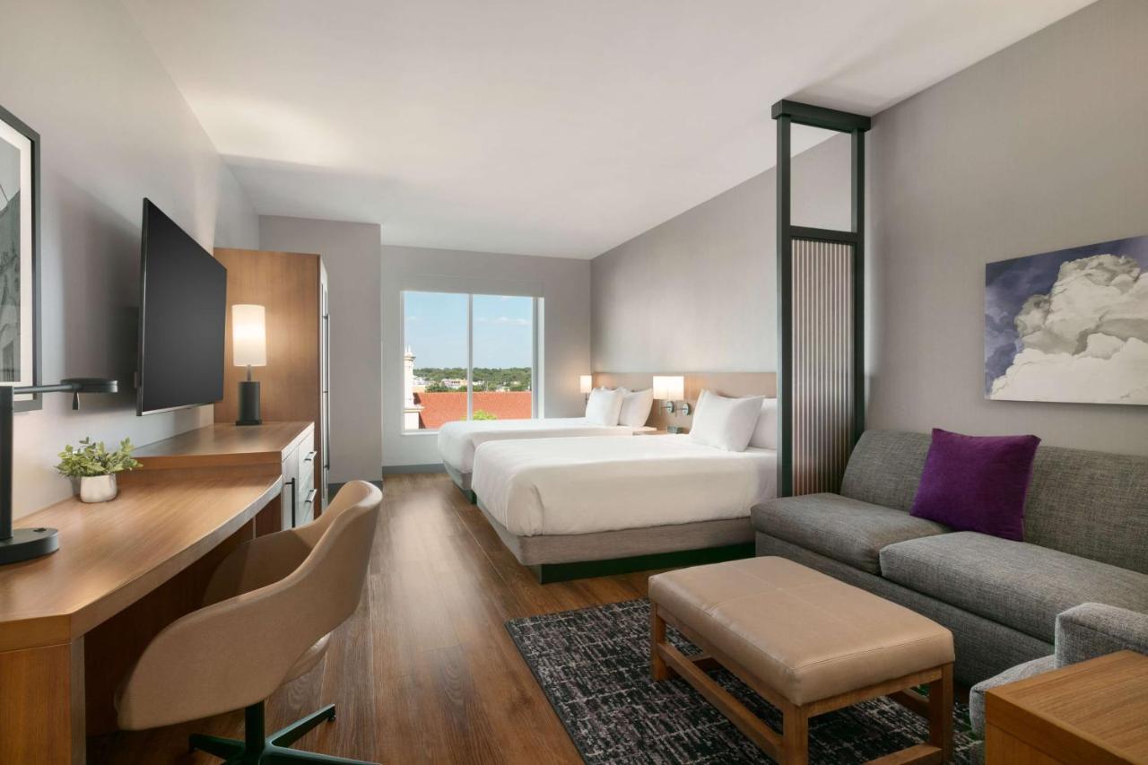 Deluxe Queen Room at Hyatt Place Fort Worth/TCU