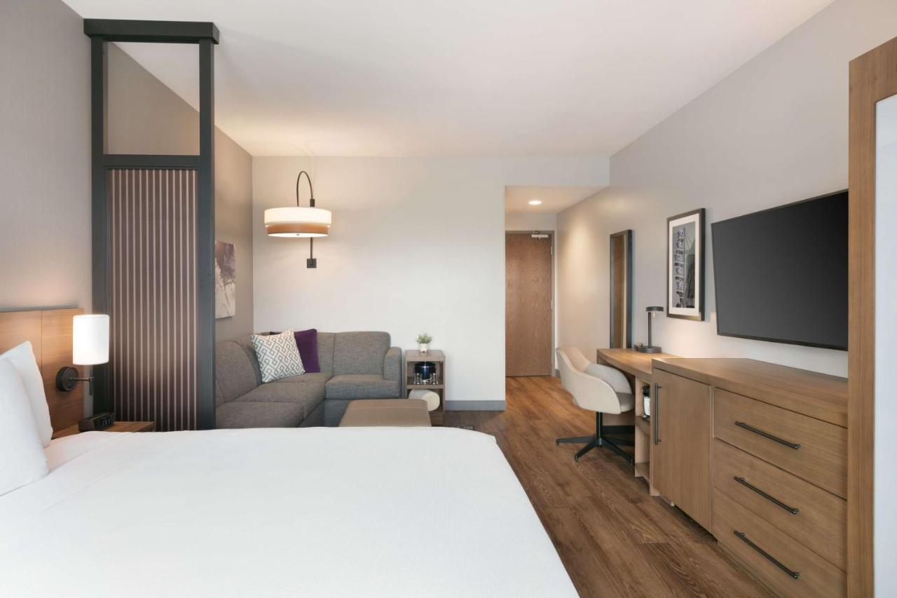 Deluxe King Room at Hyatt Place Fort Worth/TCU