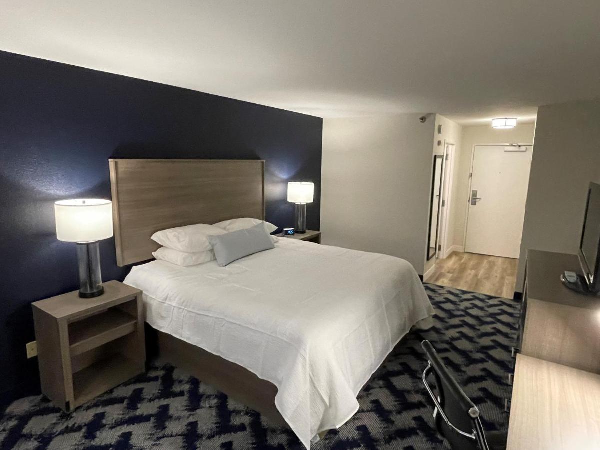 Room #47516411 at The Inn on Maritime Bay, Ascend Hotel Collection