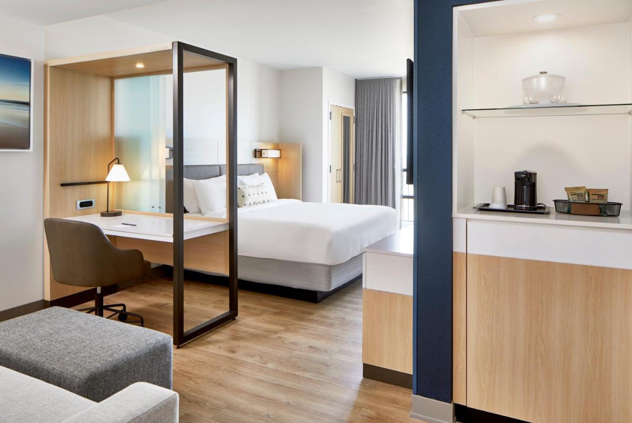 King Studio Suite with Trundle Bed and Partial Ocean View at Springhill Suites By Marriott Jacksonville Beach Oceanfront