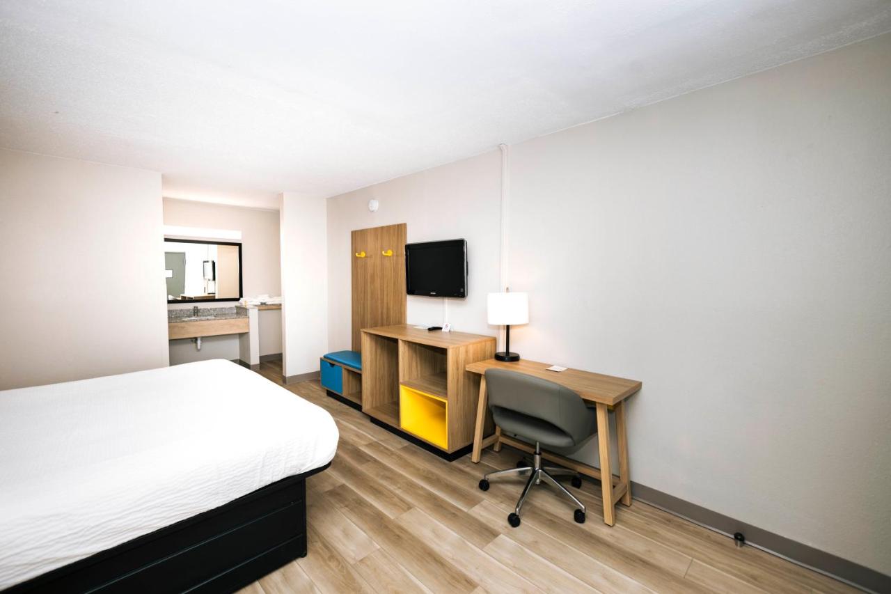| Days Inn by Wyndham Cincinnati East