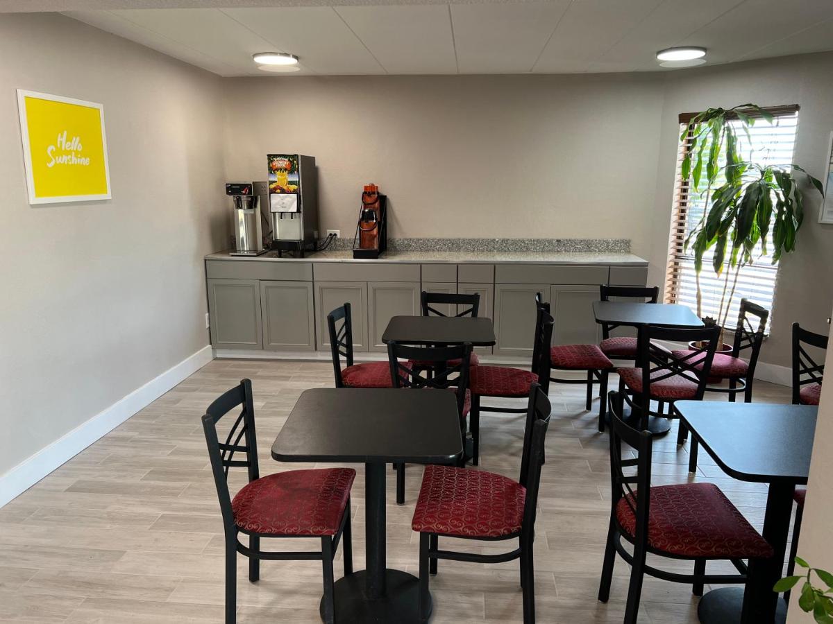 | Days Inn by Wyndham Cincinnati East