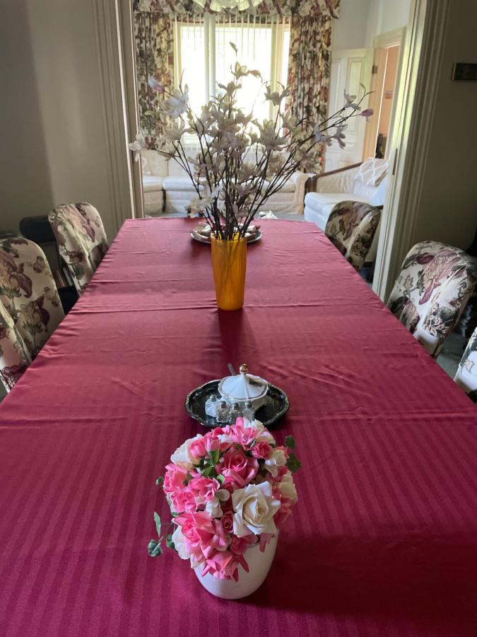 | Hillcrest Bed and Breakfast