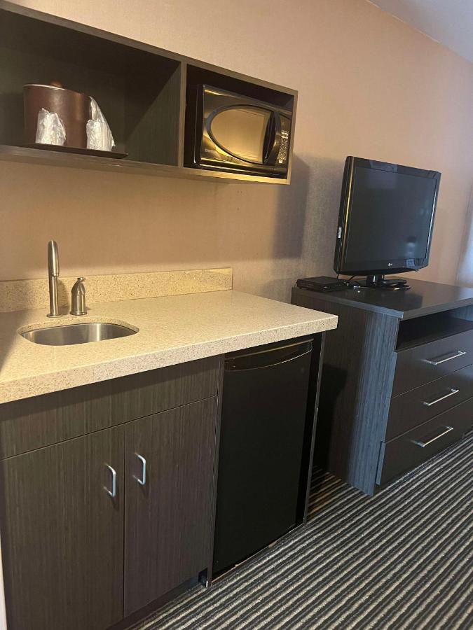| Best Western Plus Rama Inn & Suites