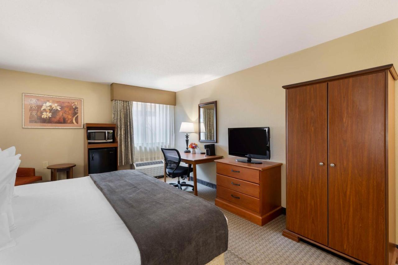 King Room - Disability Access/Non-Smoking at Best Western Plus The Charles Hotel