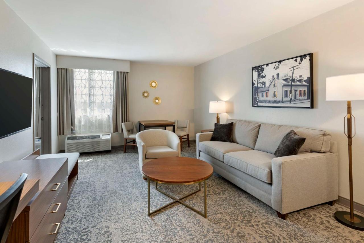 Queen Suite with Sofa Bed - Non-Smoking at Best Western Plus The Charles Hotel