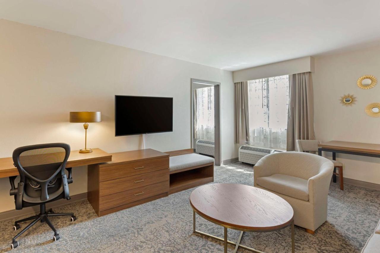 Queen Suite with Sofa Bed - Non-Smoking at Best Western Plus The Charles Hotel