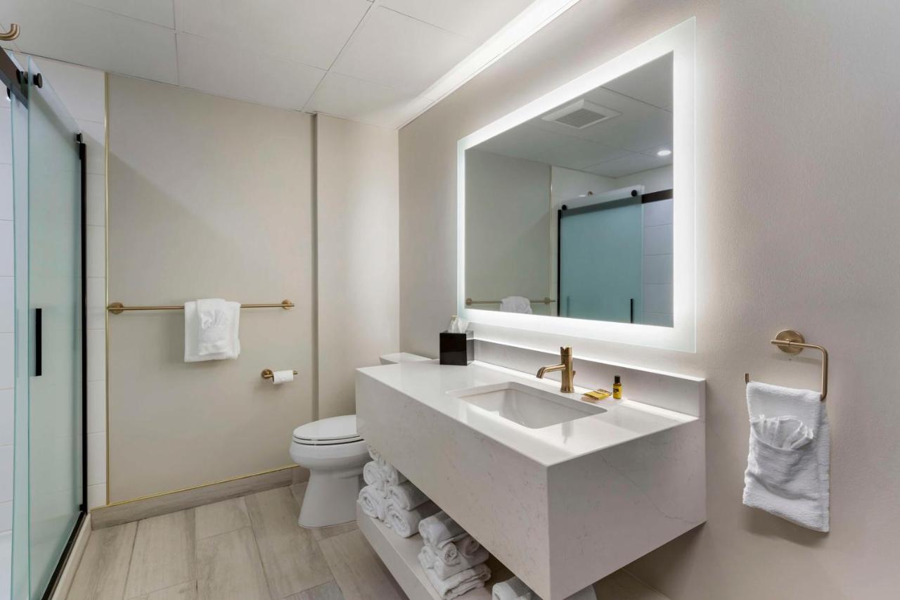 King Suite with Sofa Bed - Non-Smoking at Best Western Plus The Charles Hotel