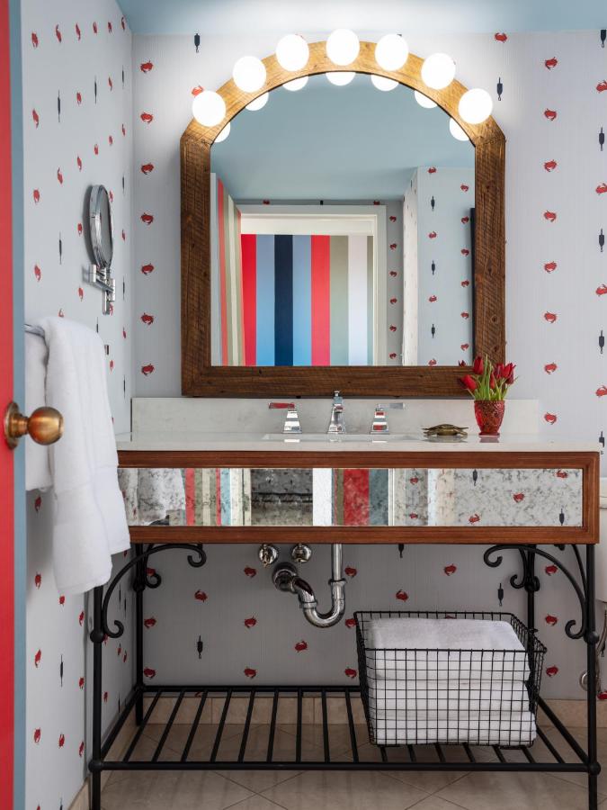 Deluxe Suite at Graduate by Hilton Annapolis