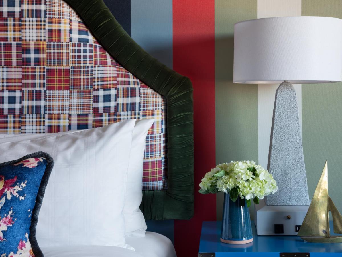 Deluxe Suite at Graduate by Hilton Annapolis