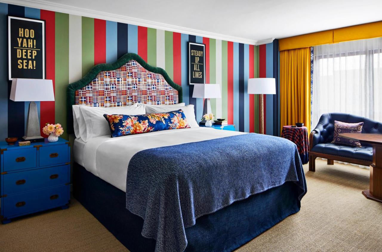 Deluxe Suite at Graduate by Hilton Annapolis