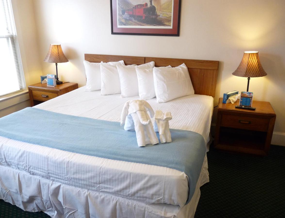 | Shoreham Oceanfront Hotel