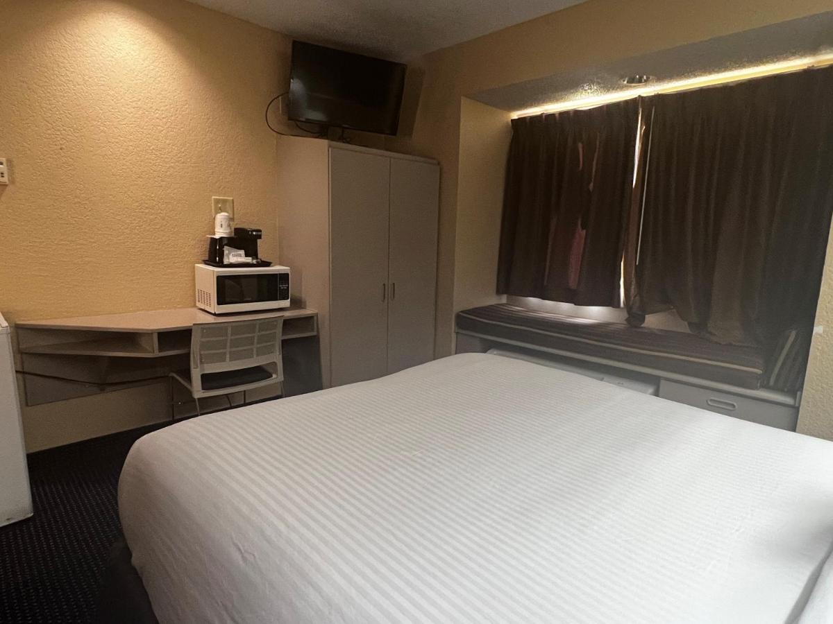 | Microtel Inn & Suites by Wyndham Houston/Webster/Nasa/Clearlake