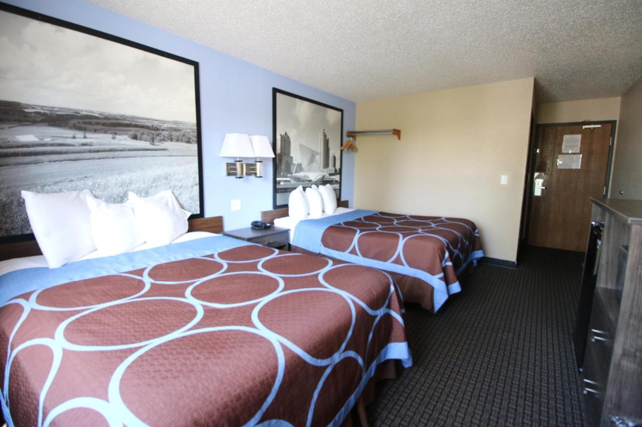 2 Queen Beds, Non-Smoking at Super 8 by Wyndham Kenosha/Pleasant Prairie